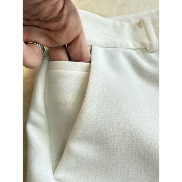 🤍 White House Black Market Winter White Flat-Front Dress Pants – Size 8 - Picture 6 of 8
